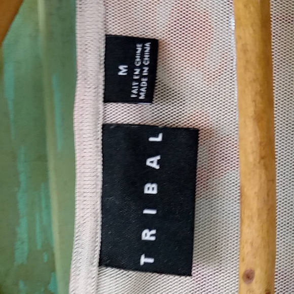 Tribal sleevless top - Picture 2 of 6